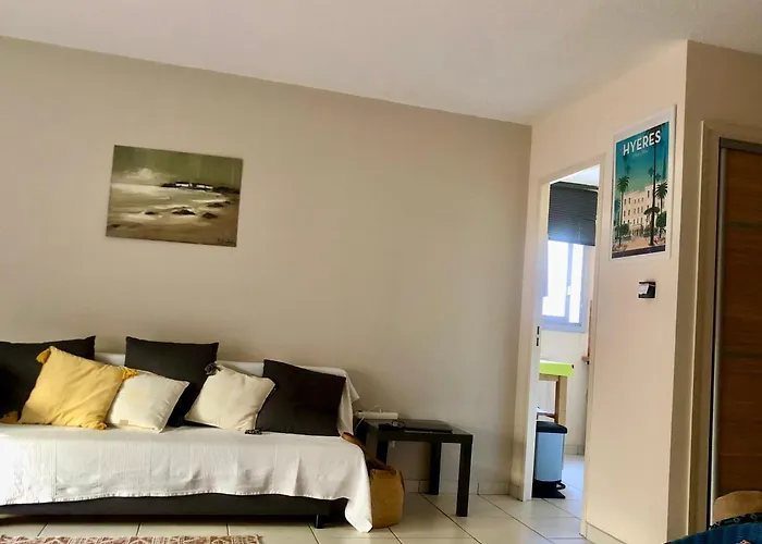 Grand Studio A Hyeres Entre Mer Et Ville