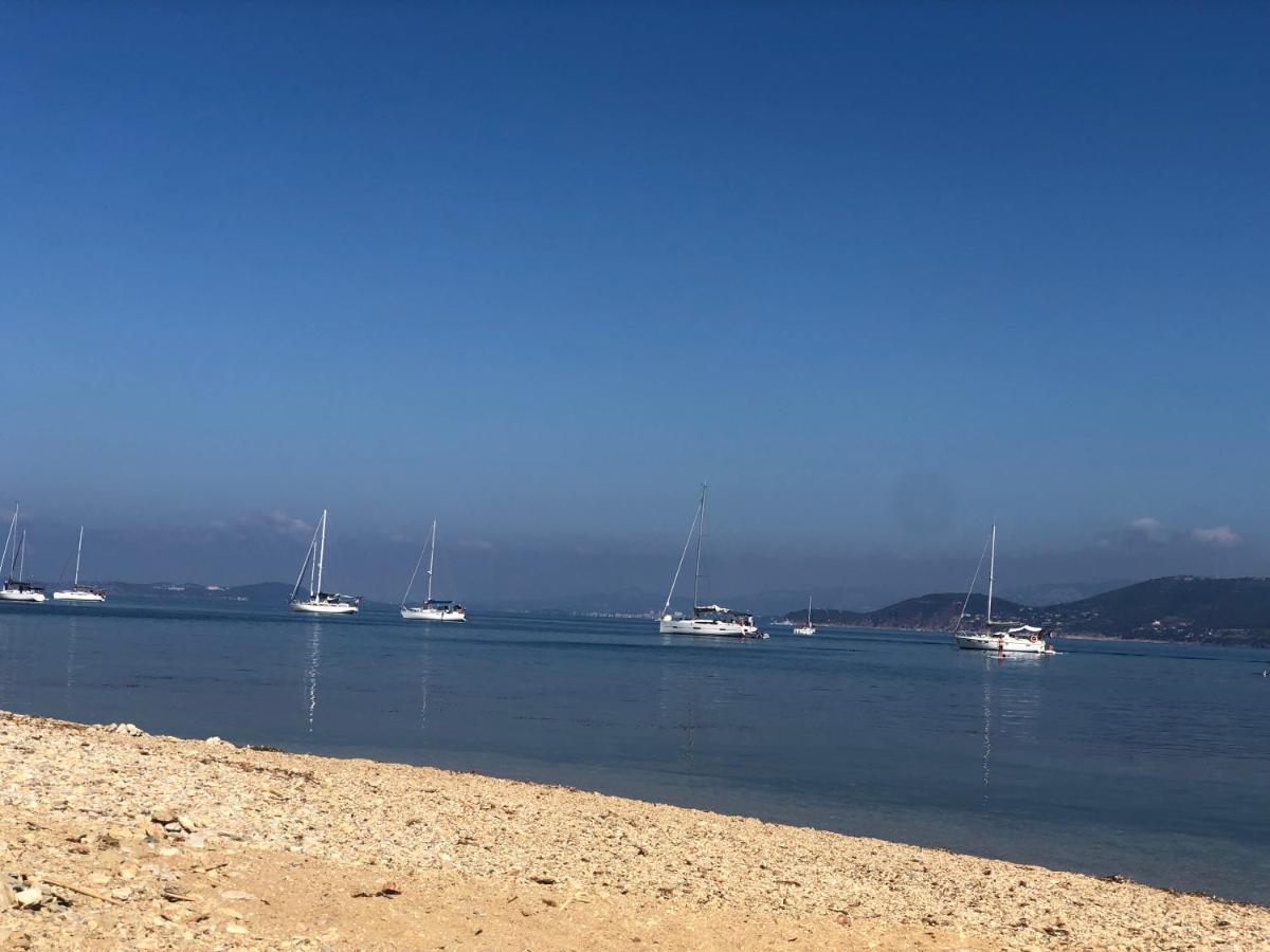 Grand A Entre Et Hyeres