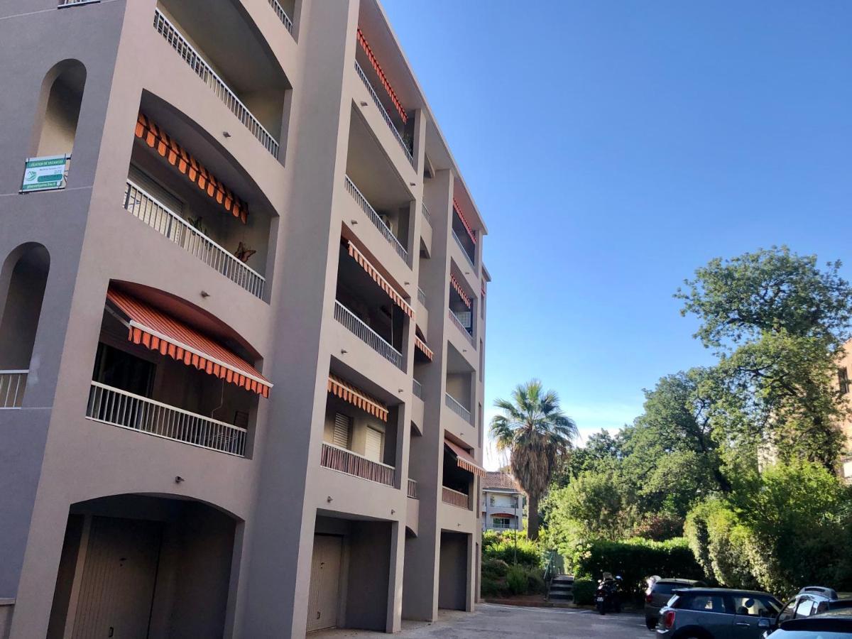 Apartment Grand A Entre Et *